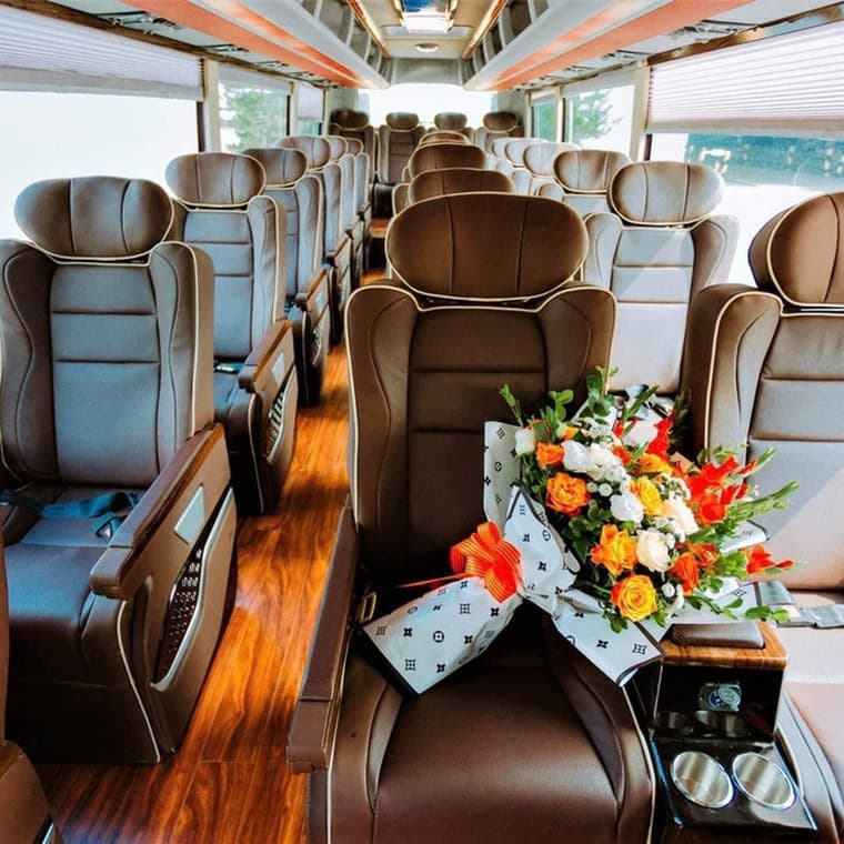 Sapa Express Luxury Limousine Coach & Sleeper Cabin